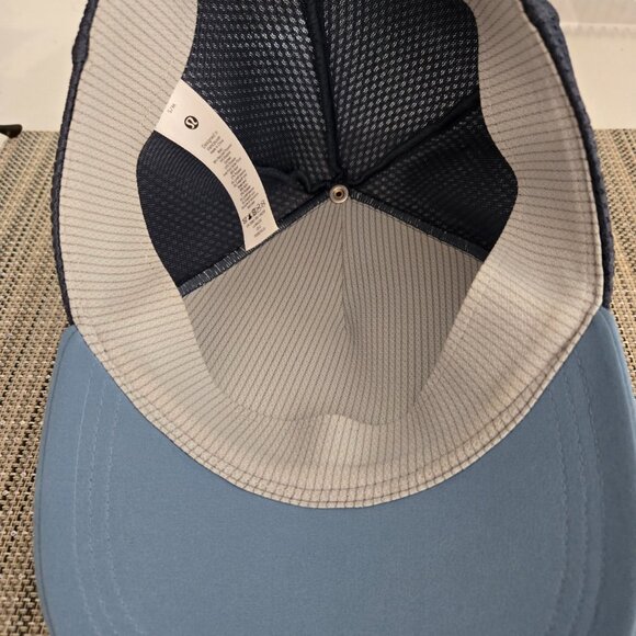 Lululemon hat - Picture 2 of 7